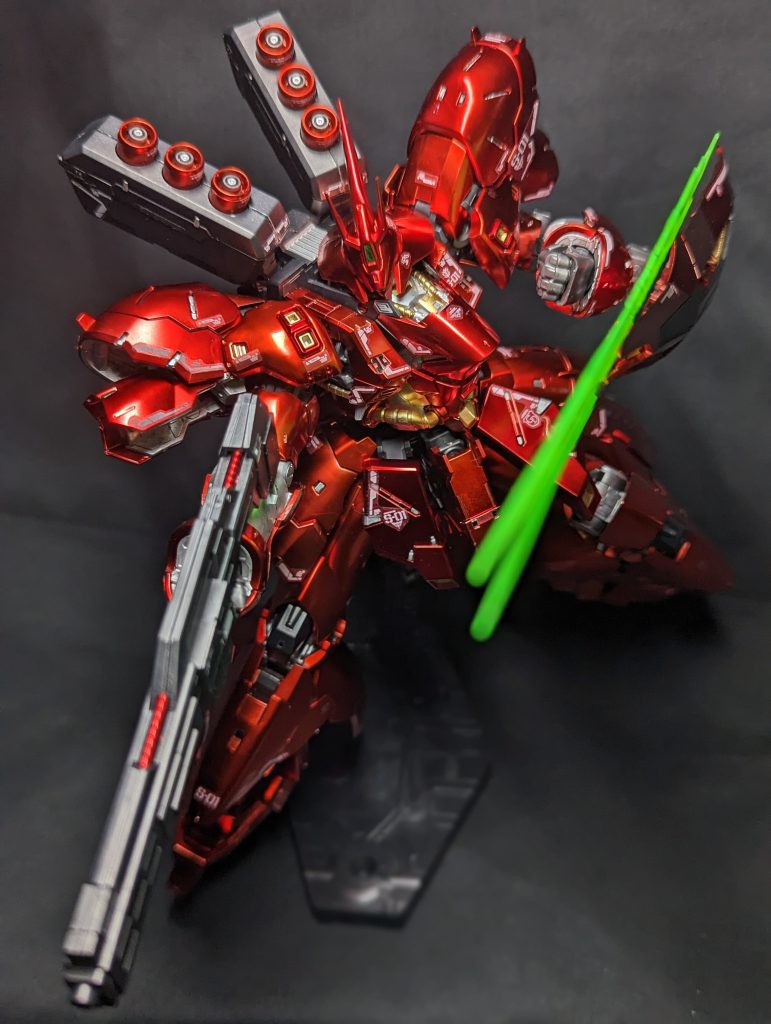 どんなポージングも様になりますね。