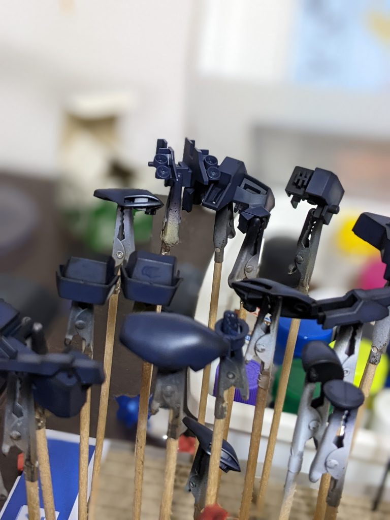 νガンダムの紺色は自分の納得のいく色を調色