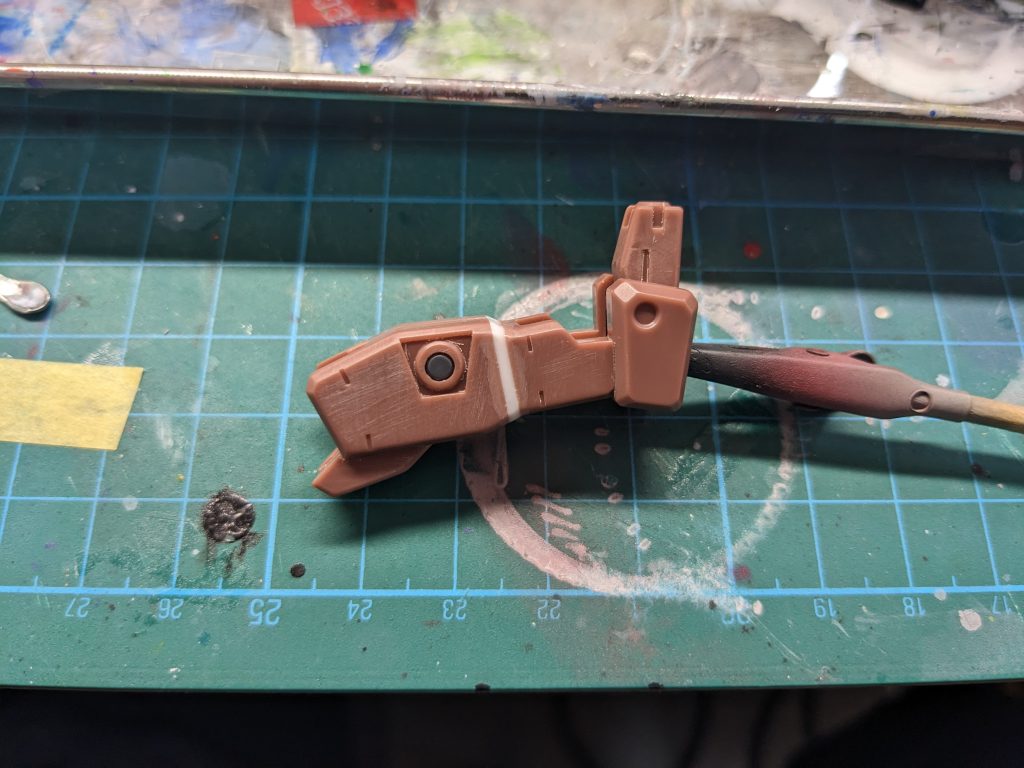 脚は切断して切り詰めてから向きを変えて接着