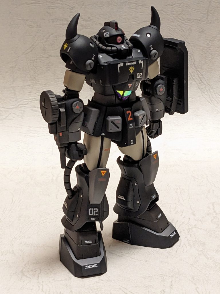 お気に入りは足首と、右腕のダグラムっぽい武器です。設定の身長？等細かい事は普段あまり気にしないのですが、この足首の甲高のせいで随分足が長くなってしまったので、スネパーツを短くし、足の付け根も上げました。それでも若干足長ですが、バランスは良くなったかなと思います。