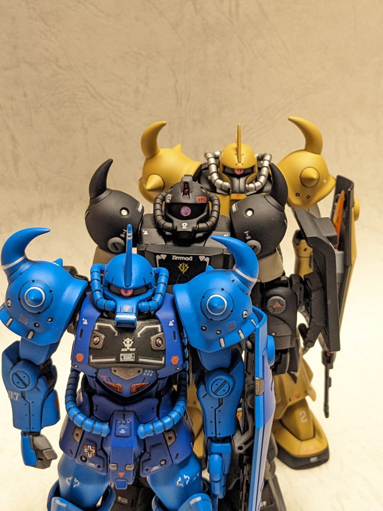 グフと仲間たち。この角度のグフの顔ってほんとカッコいいですよね。