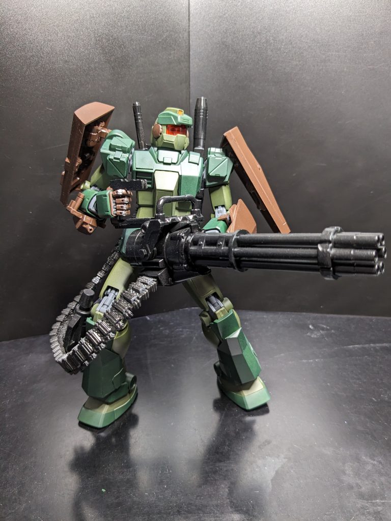 まずは、ガトリング砲で突撃!