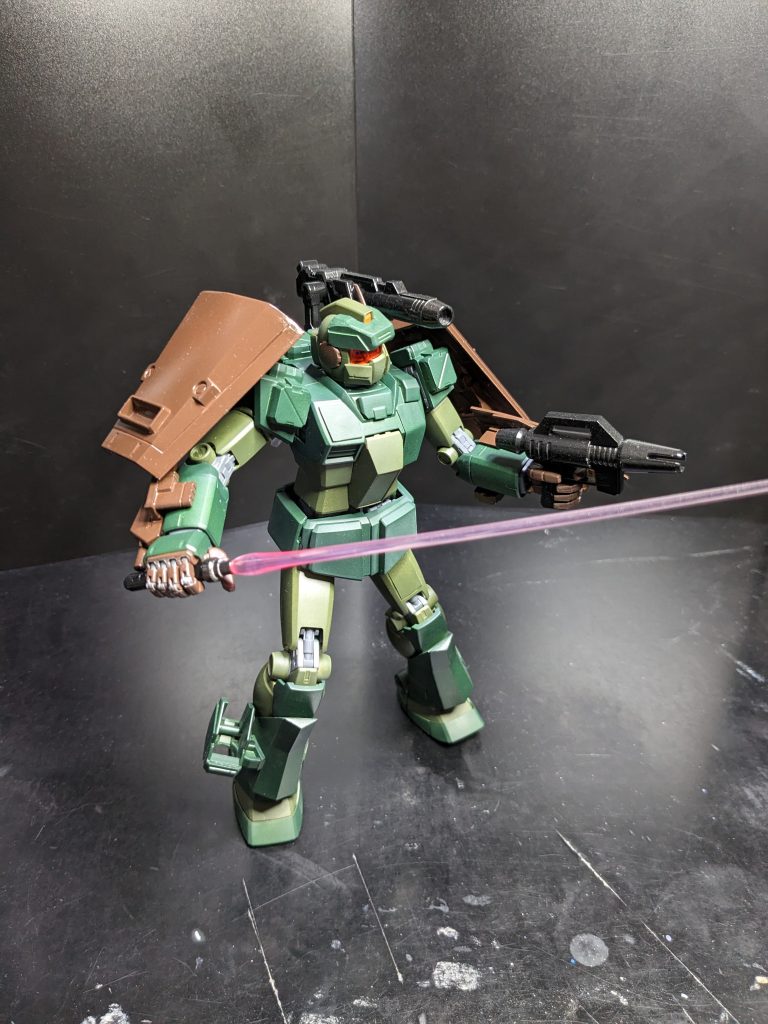 接近戦はビームサーベル！