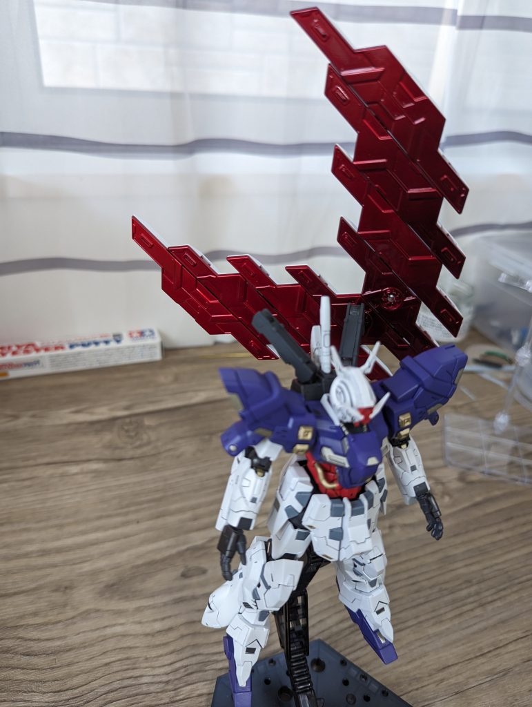 サイコプレートのクリアパーツはキャンディ塗装で仕上げてあります。