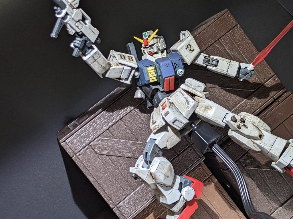 腹部可動を頑張って生かしたポージングからビームサーベル&ビームライフル