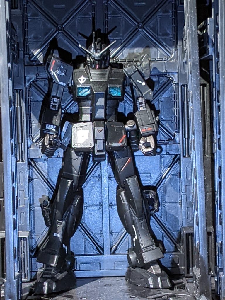 [RX-78-E]        Eガンダム使用機体　ガンダムＦＳＤ +ジャンクパーツ人生初の愛機制作機。「ガンダムピクシーが手にはいらない！」の嘆きと、愛機制作、RUST作りたい、S.F隊計画が融合したことから出来た機体で、隊長機。以上、私情終わり！。隊一の応用力と近接特化の機体で、[EXAMSystem]の搭載機である。システム改良により、実質オリジナルのEXAMとなり、EXAMSystem   EXAM.Rampage    EXAMTypeGhostの三段階覚醒を披露した。三段階目の覚醒時には、ソウルを操る事から無機物操作が可能になり、サイズ以外の武装がビット化する。コールサイン「A」