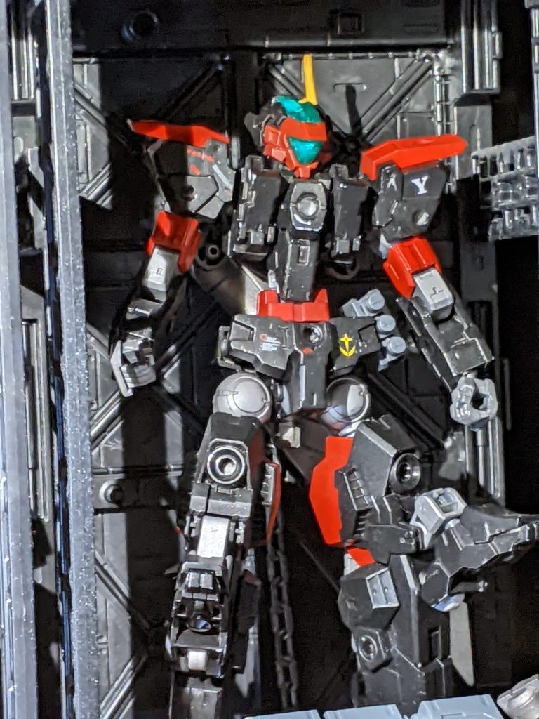 [RGM-S.F] ジムサーヴァントファング主な使用機体　エスポジットβ　ガンダムバルバトスルプスレクスはい……言いたい事は分かる…ガンプラじゃna((((殴だってこれ頭部GMGMやんこれ！！？ってことで幻のエクシア主軸改修をやめ、30MMの機体をジムとして仕上げた機体で、主に空中戦と陸地戦で暴れまわる機体で、装備外してる関係であれですが、一様3パターン変形機です。尺の都合でバルバトス要素皆無ですが、良ければFAサーヴァントファングの方を覗いてみてください。因みにコールサインは「Y」