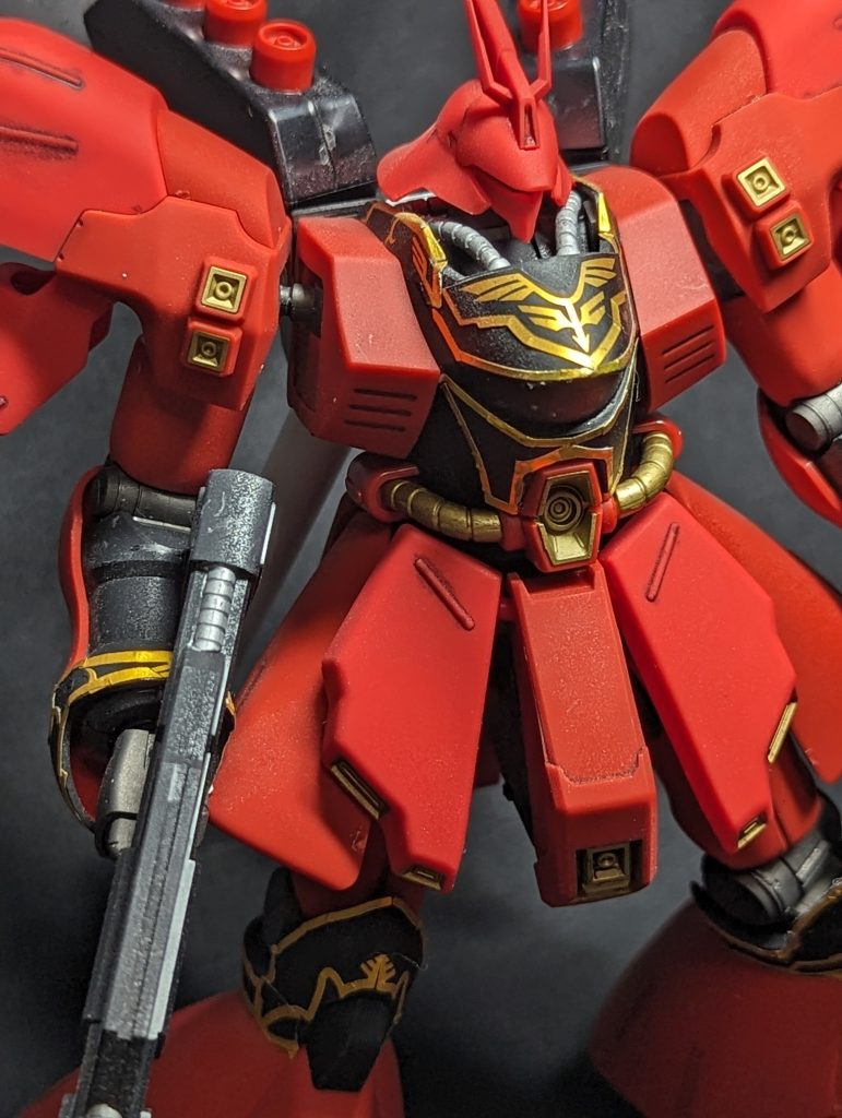 機動性はシナンジュには及ばないものの、コックピット周りにはサイコフレーム、ファンネル装備なので、ユニコーンのNT-Dがすぐ発動しちゃいます。