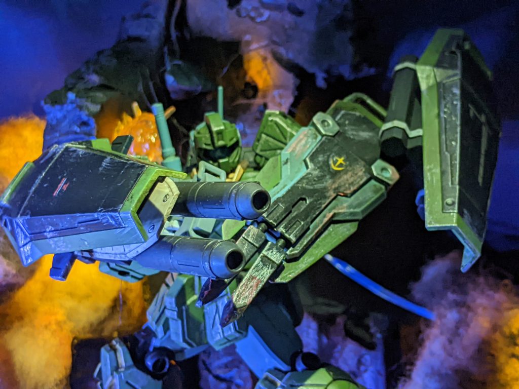 いきなり戻して2連装ビームライフル。シールドの密度高め。