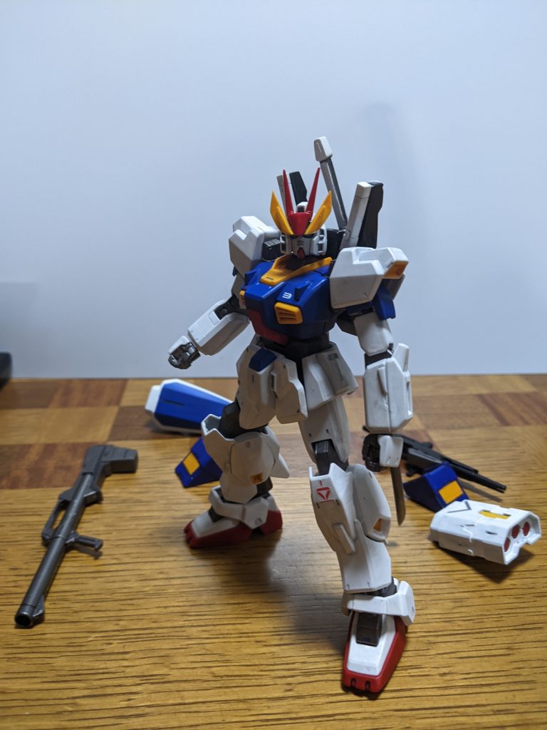 ショルダーパーツはビルダーズパーツスラスターを流用。磁石で取り付け。