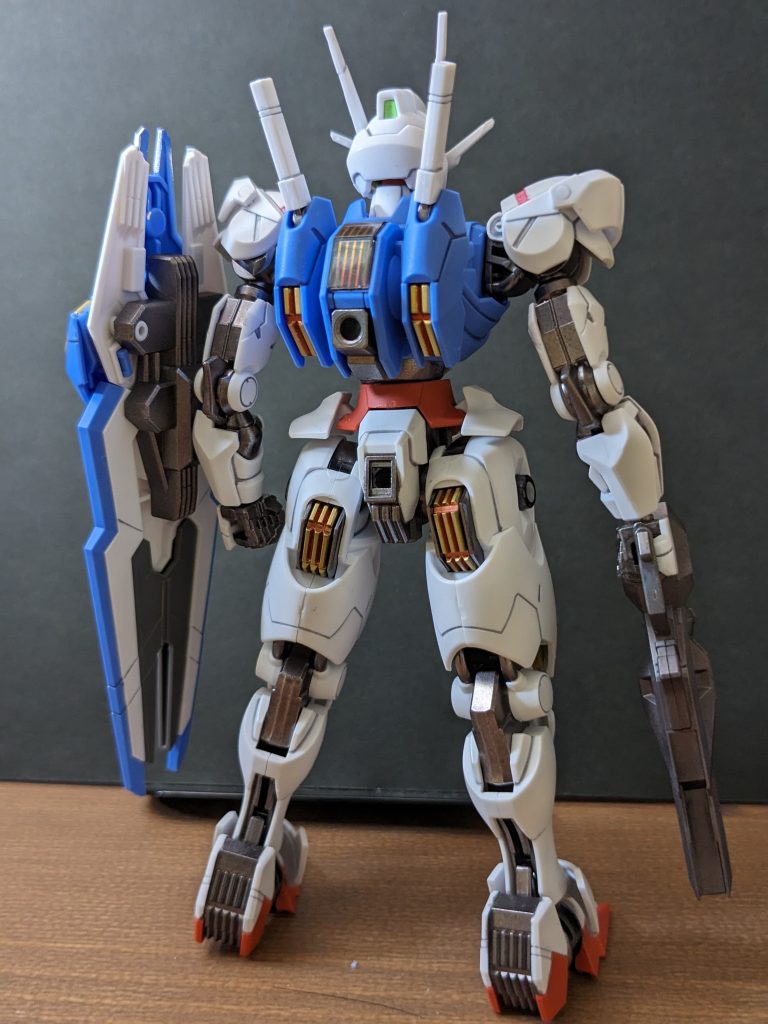 背面はこんな感じ繋目処理してないのは見逃して下さい。飾ったときに見えなくなる箇所は手抜きしてます。