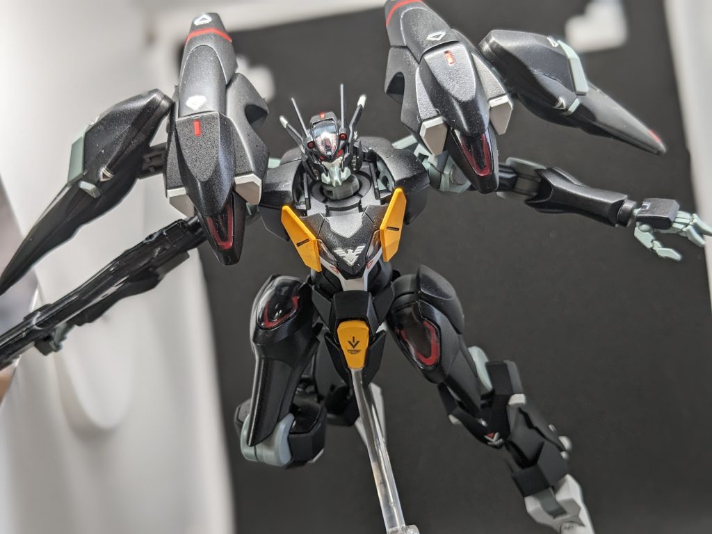 このバックパック、いいですよねぇ😊アーマード・コア感が強いというか、ガンダムらしさを出しながら別作品から来たようなデザインは秀逸だと思います。写真の撮り方も奥が深いのでこれから勉強していかねば！iPhoneProとか欲しくなる。笑