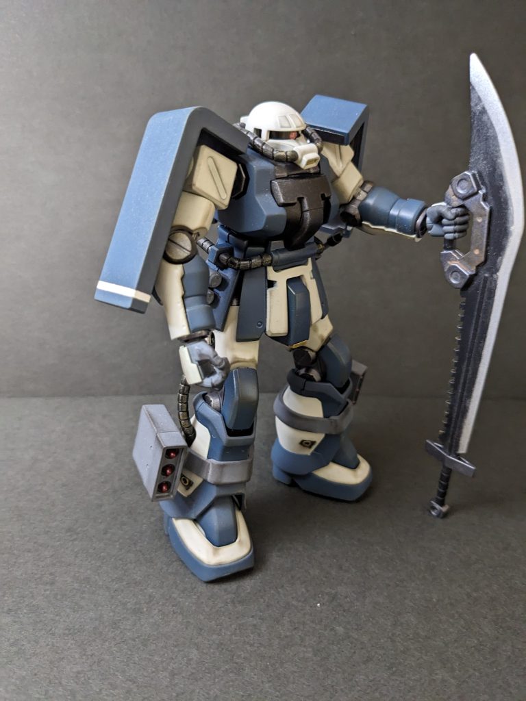 キット素組みでモノアイだけ変更してます。