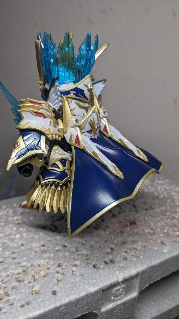 あんまり目立たない後ろが塗り分け地獄でした。見えてないけどマントの中も塗りました。