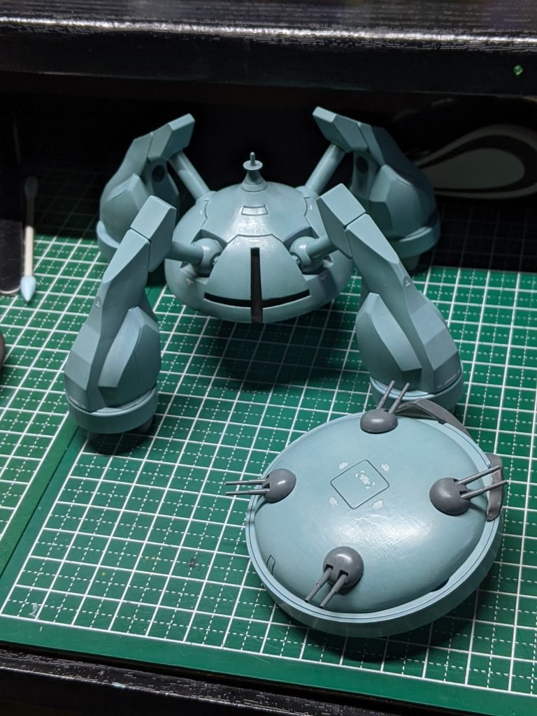 3日目の完成手前。手前の本体下部がマカロンみたいで美味しそう？