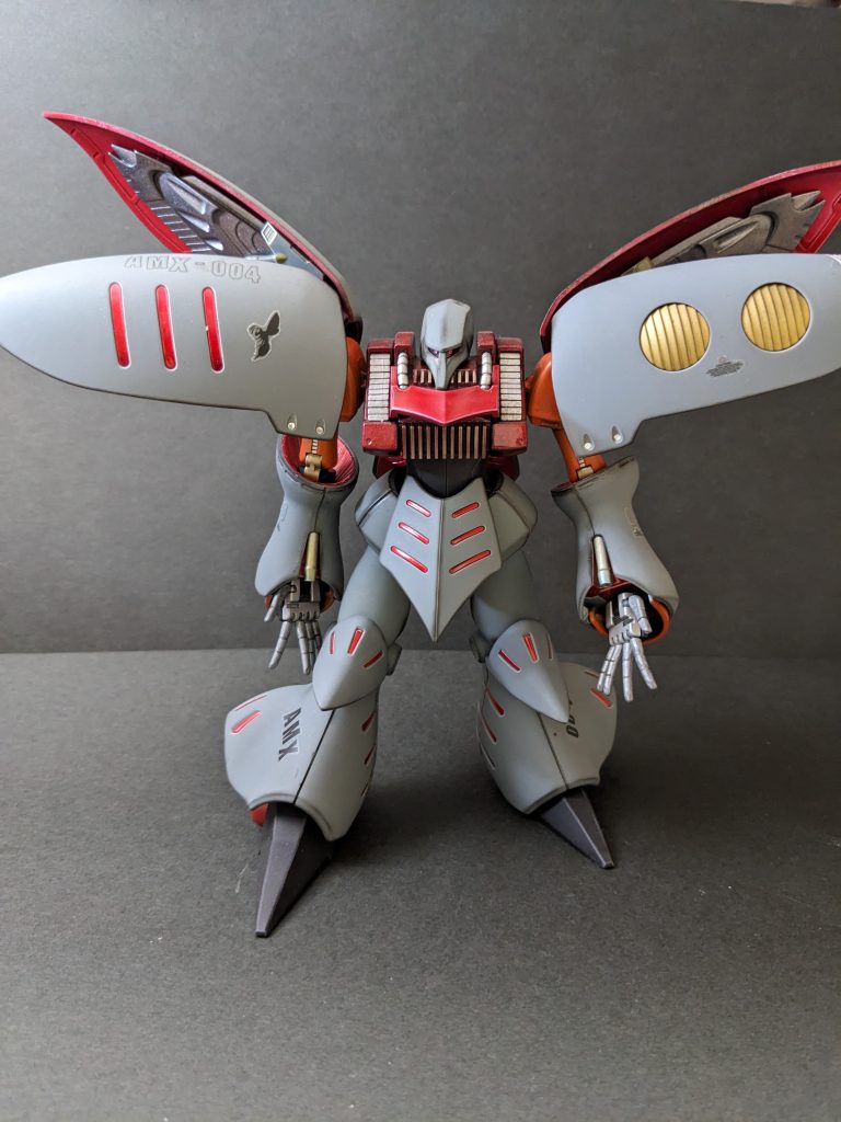 すべて缶スプレーで塗装してます。機体番号のデカールがお気に入りです。