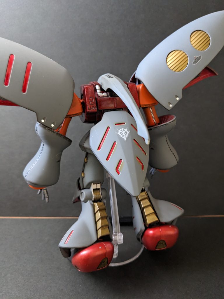 後ろはこんな感じ左肩のLMES2のモールドがオシャレですね。