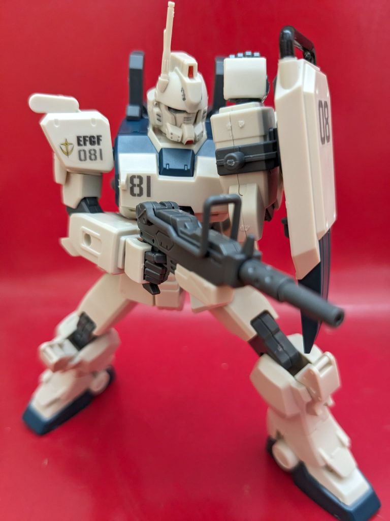 相手の弾幕を掻い潜りながら応戦してるイメージで。やっぱりEz8はチンガード(顎のカバーみたいなもの)がカッコいいよなと思います。あれがあってこそのEz8という感じで、泥臭さが溢れてますよね🤣