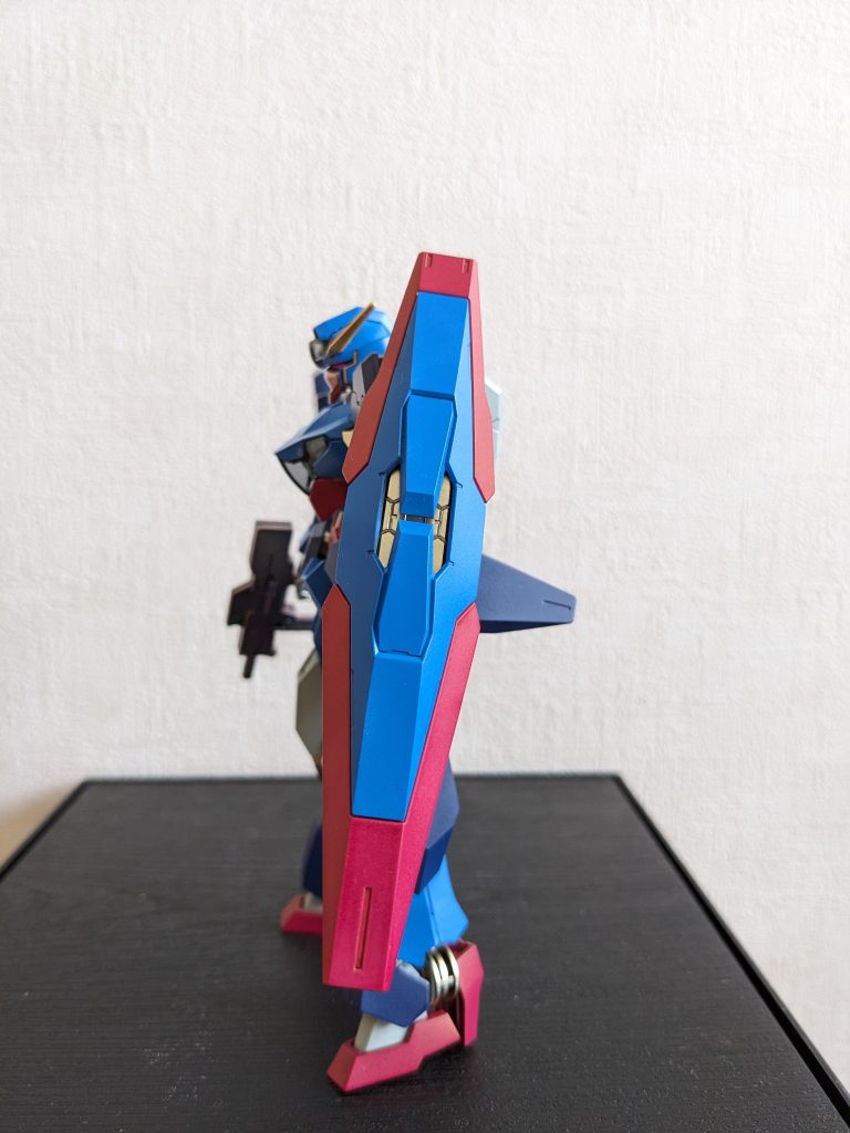 左側面シールドの色分けがZATっぽいッスね