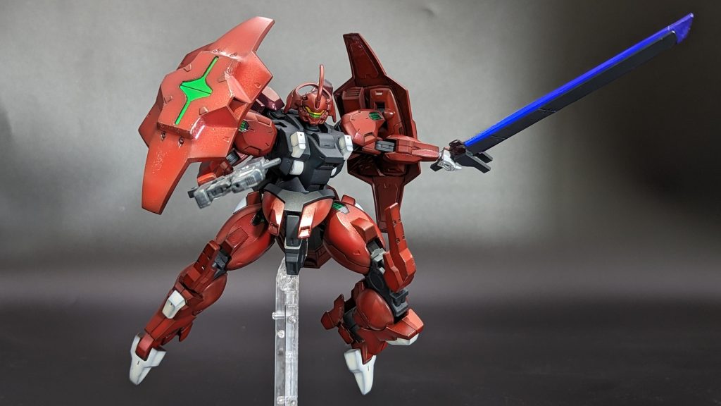 設定画を完全に再現する・・・のは何処かのプロモデラーとか、それこそ版元のバンナムにお願いすれば良いので、自分で作れる範囲で作ったらこの有様です本当にありがとうございました。ちょーーーーーーーっと工作が雑だなぁ・・・というトコロが満載かと思いますが、そのへんはご愛嬌というかヌルく見て頂ければ。