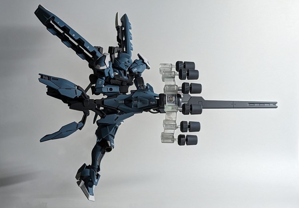 最大出力モード✨まずは光らせてない状態。ガンビットがパーメット粒子で連結されてる的な。ミカエリスの後端のツメ、展開し忘れてますね😅