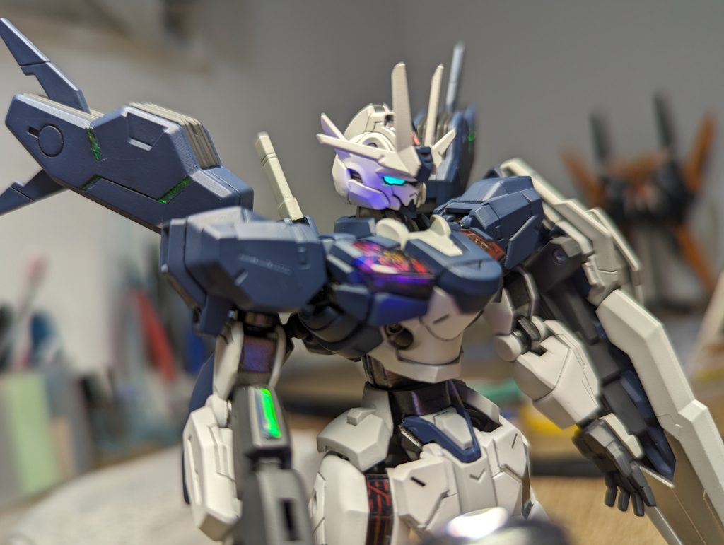 エアリアル改修型、青唇–3枚目/制作者：SUZUKI