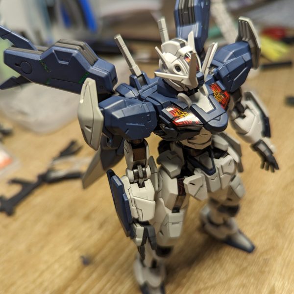 エアリアル改修型、青唇