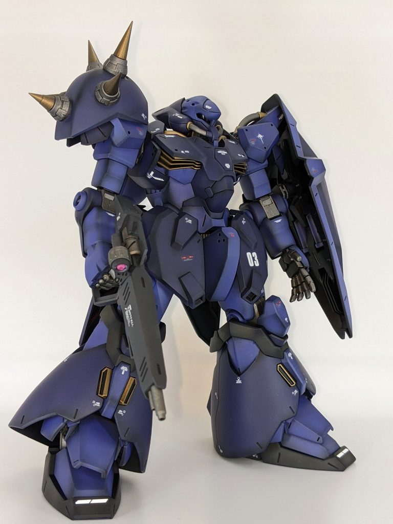 ショルダースパイクはビルダーズパーツの1/100MSスパイク。ライフルのセンサーは百均のデコレーションシールです。