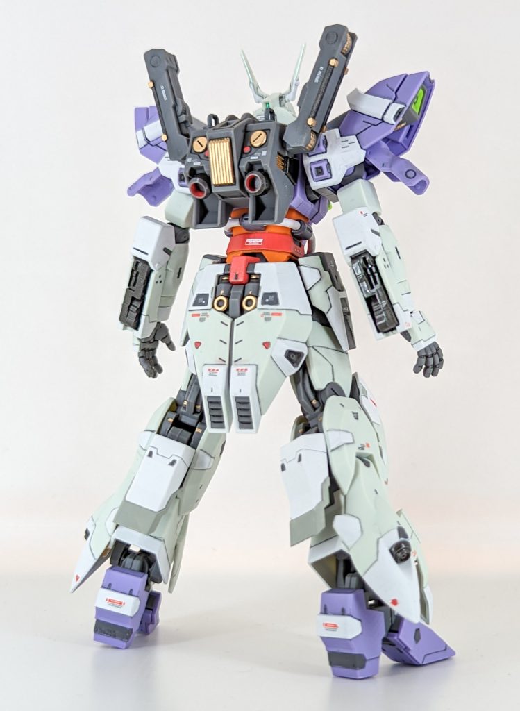 バックパックのアームの接続位置だけ変更しました