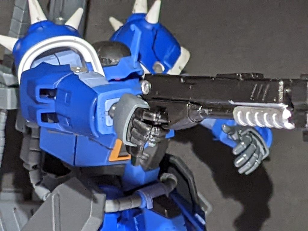 右腕部をグレネードランチャーに変えてあったりします。からのソードオフ。