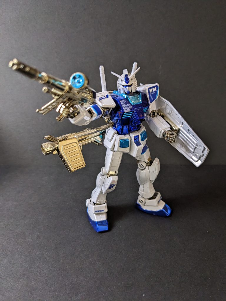 最初はコラボ商品に興味ありませんでしたが、完全素組みでこのカッコよさは有りですね。先輩には感謝です。これからもよろしくお願いいたします。