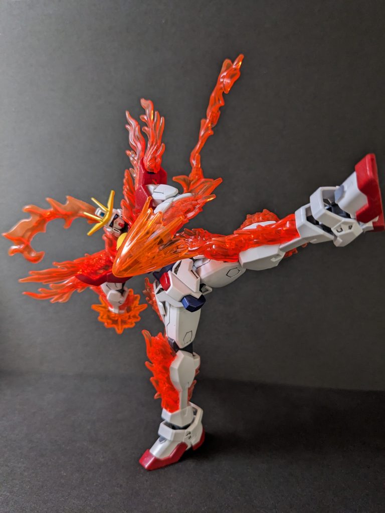 完成したらアクションフィギュアの様に可動範囲も広く、バランスもいいので片足立ちでも倒れません。ビルドファイターズ系のプラモは素組み良し、カスタム良しのまさに『ガンプラは自由だ!』の体現ですね。当時はいつでも買えたのに今の状況は寂しいです。もし再販されたらパワードジムガーディアン絶対買います!