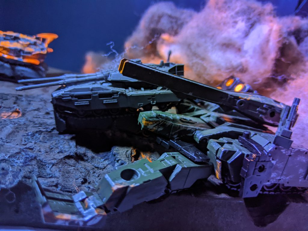 連邦兵２「！？隊長を何を！？」隊長「誰も取り残さないと言ったろ！！我々のやれる事はやったのだ！上の命令を真っ当したと判断し、現中域より離脱する！」連邦兵２「む…無茶です！落とされますよ！」