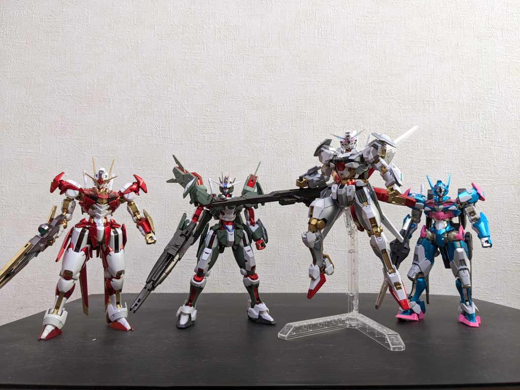 エリクト&スレッタ搭乗機集合全部カッコ良いな😆まさかの主役機→ラスボス展開にはビビりましたが😅それにしても水星の魔女、全編通じてホントに面白いアニメでしたね😉