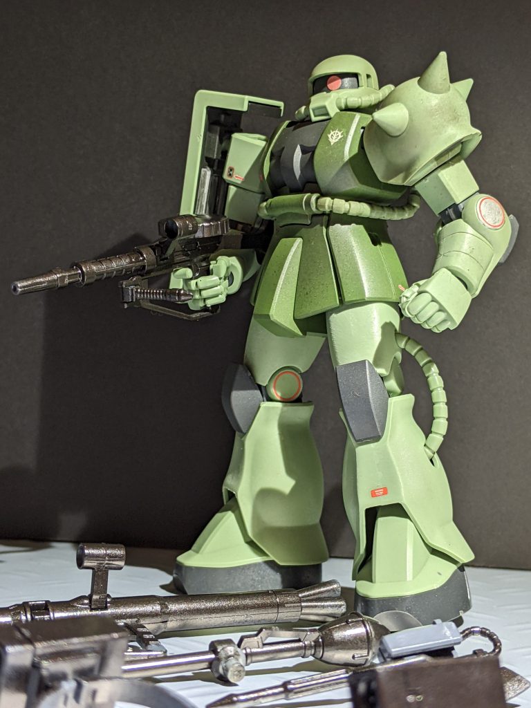 一様元はザク地上戦セットなのでシュツルムファウストとクラッカーグレネードが追加されてます。