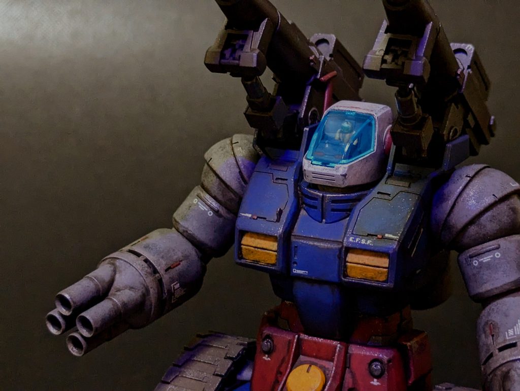 特にガンタンクの腕がいい味がでてきにいってます。