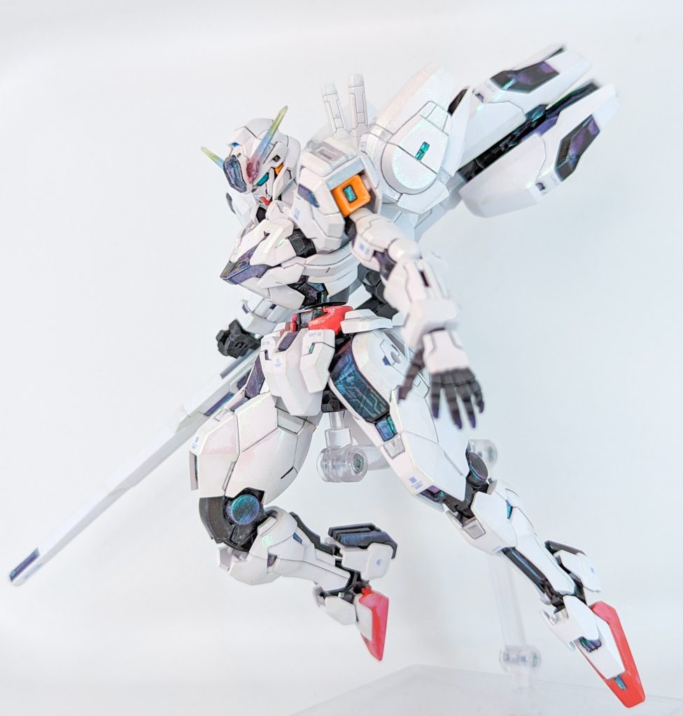 エアブラシは無いけど、輝くキャリバーンがどうしてもほしいということで筆塗りで出来て、かつ、あまりギラギラにならず成型色を活かせるようYouTubeを参考にしたり色々考えた結果、割といい感じの仕上がりになったかと思います百均で手に入るのでおサイフにも優しいのですが、唯一の欠点は化粧品なので買うのがややためらわれますご覧いただきありがとうございます!