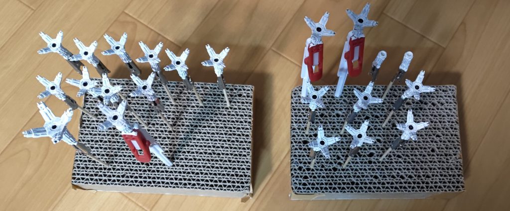 塗装中の無限拳パーツです。左が尻尾用、右が腕用になります。これだけ使ってもまだ余ってるんだから凄いオプションですよね。