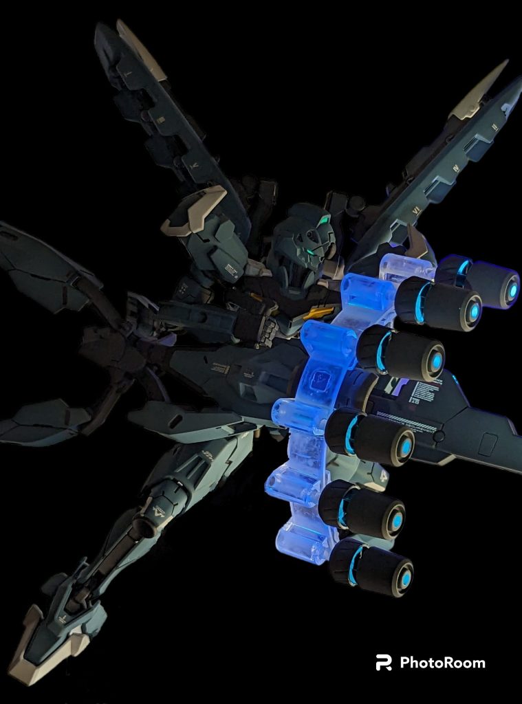 元々の作りを活かして、ビット内部も塗りました。内部でエネルギーが生成されているイメージです✨