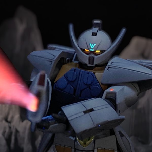 HGCC ∀ガンダムの進捗です。この週末で完成投稿を目指していたのですが…撮影&加工に難航しています。こだわりが強すぎてどうしても納得できない、これで完成と納得した写真も違うアングルを思いついて1から撮り直してやり直し…久々に土日なんの予定もなく没頭できたのに結局終わりそうにありません😅やはり一番好きな作品の主役機、手が抜けません！悔し紛れにチラ見せしておきます。全部このぐらいのクオリティに仕上げたいのですが、イメージが形にならなくてヤキモキです😂（3枚目）