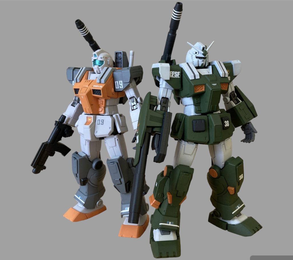 こちらのフルアーマーガンダムは2体目のものノーマルだと肩アーマーのパーツが大きいので2体とも少し削っています