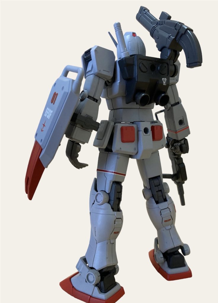 後ろ姿バックパックはHGUCのジムのもの、この移植も以外と苦労しました。デカールは、オリジン系などこちらも余剰の水転写デカールを使っています