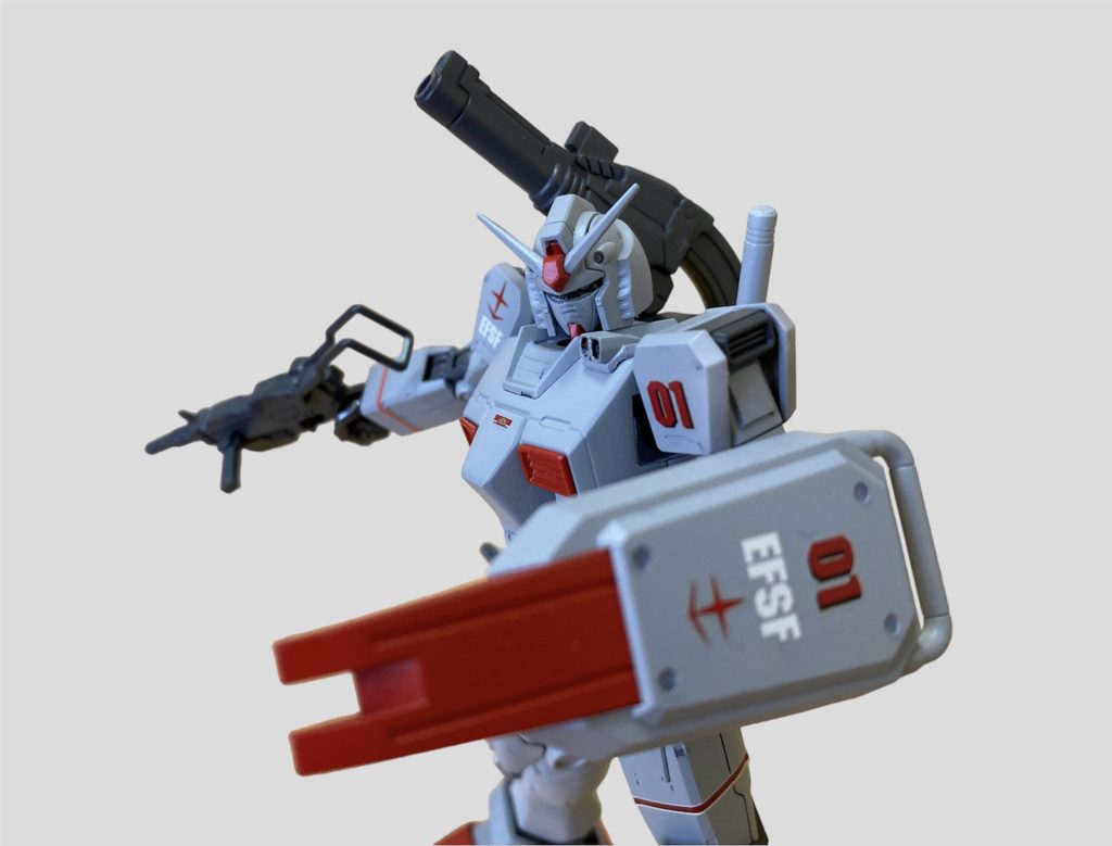 もともとは余剰パーツの整理の為に作り始めましたが、参考にとネットで局地型ガンダムやヘビーガンダム、ロールアウトカラーなどを見ているとなんとなく、実際も（そもそもアニメですが…）こうやって改修されてたかもとアイデアが出ました。製作イメージ（途中から）は破損したままとなっていたRX-78-01を修復、改修したものですちなみに塗装は局地型のような黒にするつもりでしたがサフを拭いた時点で「このままでいいか…」となりボディ色はクレオスのサフのままです。結果的に赤い部分も塗装しロールアウトカラーっぽいものにしました。余剰パーツのミキシングですが、なかなか良い感じになったと思います😍閲覧ありがとうございました