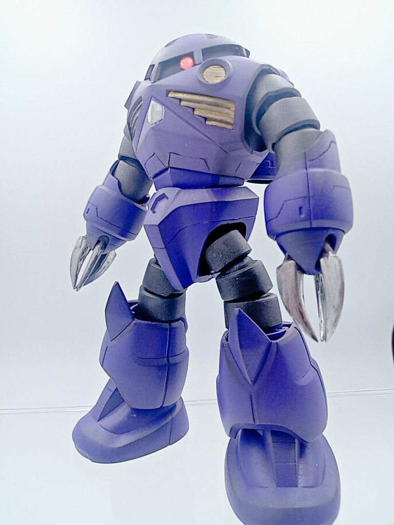 モノアイが磁石になっており好きな場所に動かす事ができます( →_→)ｼﾞﾛ!( ←_←)ｼﾞﾛ!