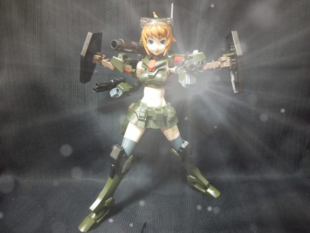 〜ぃのーキーラうめきー!!(悶え感)驚くべき事にこのガンダム、分解しておまけで付いてくるパイセンに聖闘士◯矢の例のヤツみたいに装着できる仕様なのです!!(もうええて…)