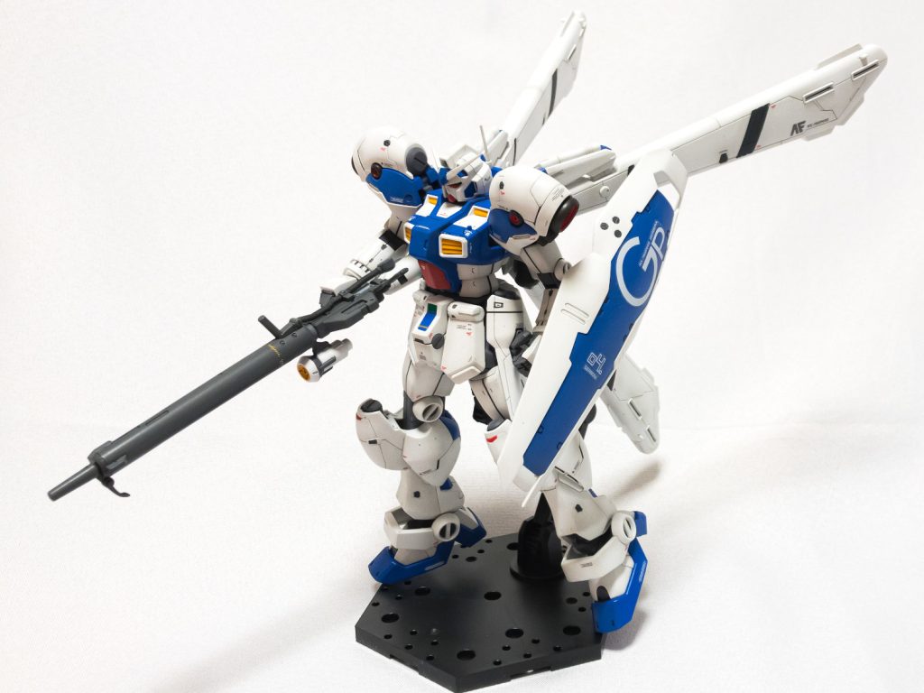 ロングレンジライフルとブースターで前後に伸びるシルエットが格好いいです