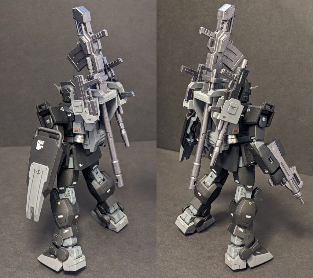 今回最も頑張ったような気がする後方の図です。ビームライフルおよびプラ板制作のハンドガンを左右に搭載し、中央には180mmキャノンを組み立て済の状態で装着できるようにしてみました。