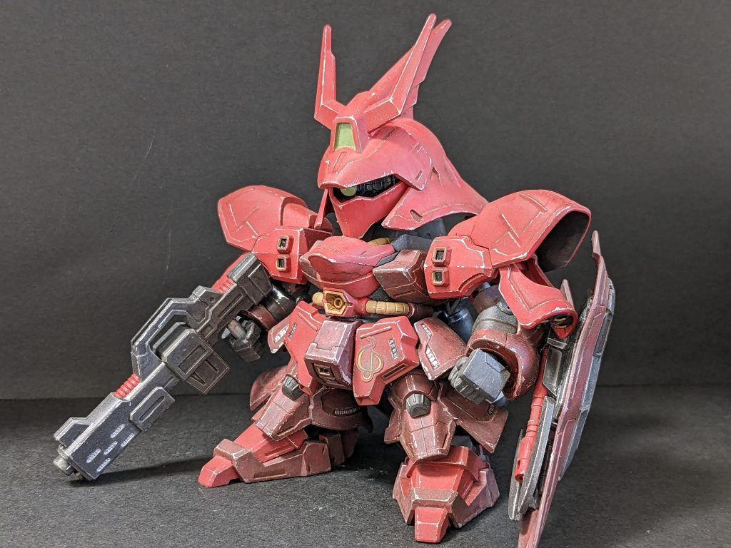 【正面】本作は自身最初(で最後)の「金属色塗布後に本体色を塗った上で削って金属色を出す」塗装剥げ表現を試したものです。仕上がりはリアルでとてもいいのですが、下地の金属色に使うラッカー塗料の使用に諸事情で制約があり、残念ながらその後同じ方法は使っていません。