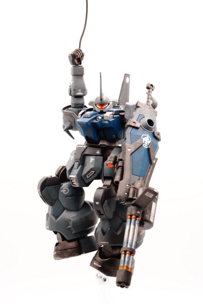 わりとお手軽に制作しましたが、黒立ち上げのおかげで重厚感が出て良かったです。ディランザとグフカスタムの親和性も高かったですね。でも、グフカスタムとディランザの腕は全然合わないんだ。どうなってるんだ。