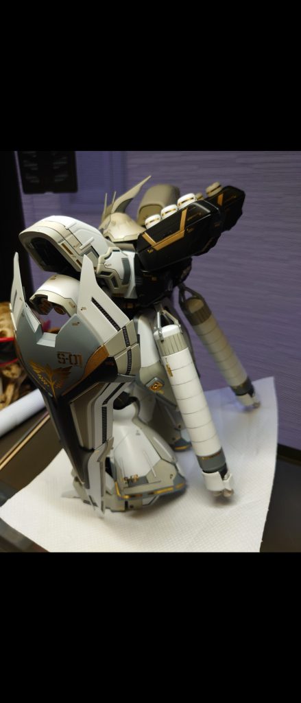 白サザビー–2枚目/制作者：3103